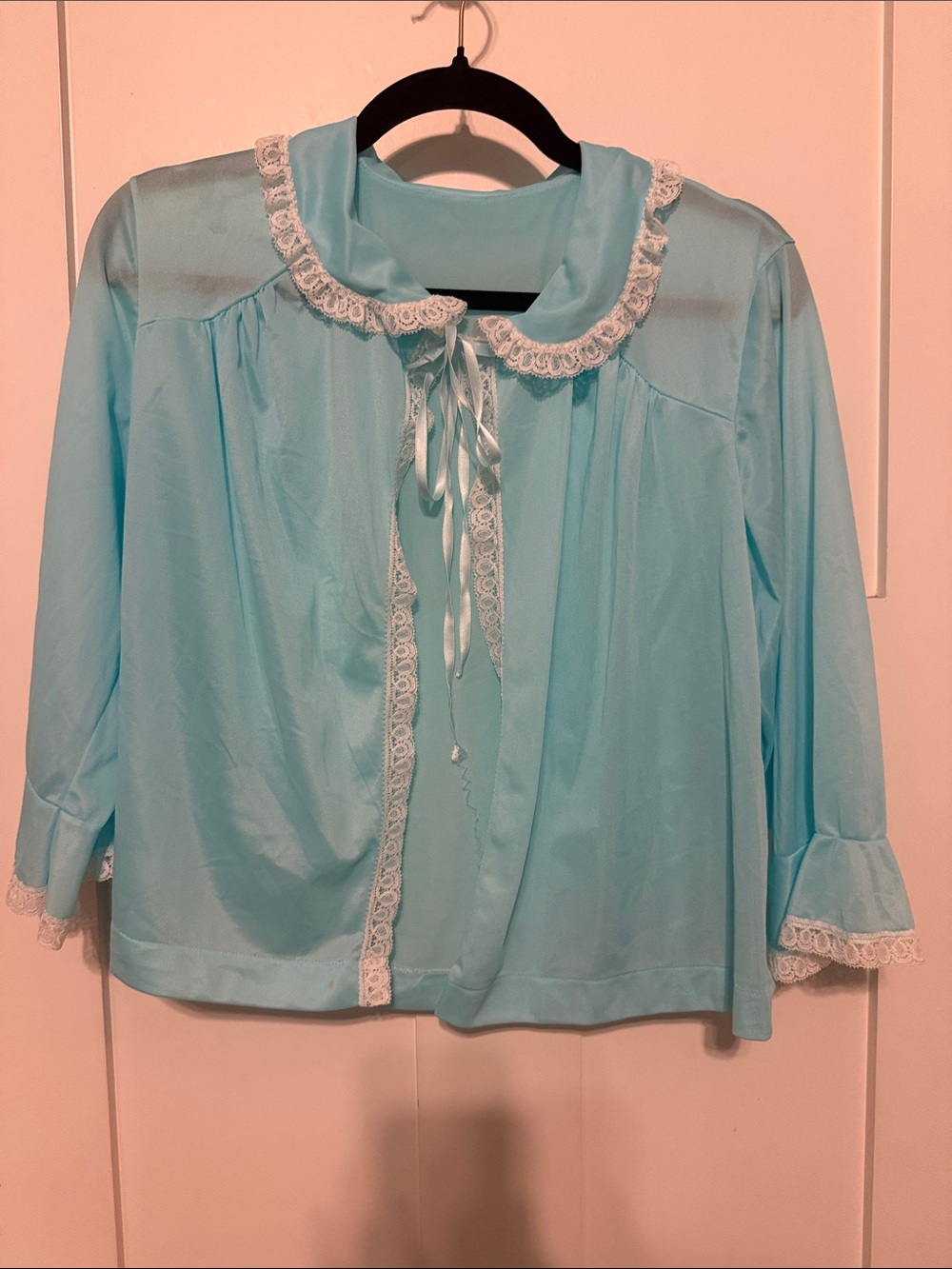 Pinehurst Lingerie Vintage 60s Aqua Satin Robe Top with White Lace Collar